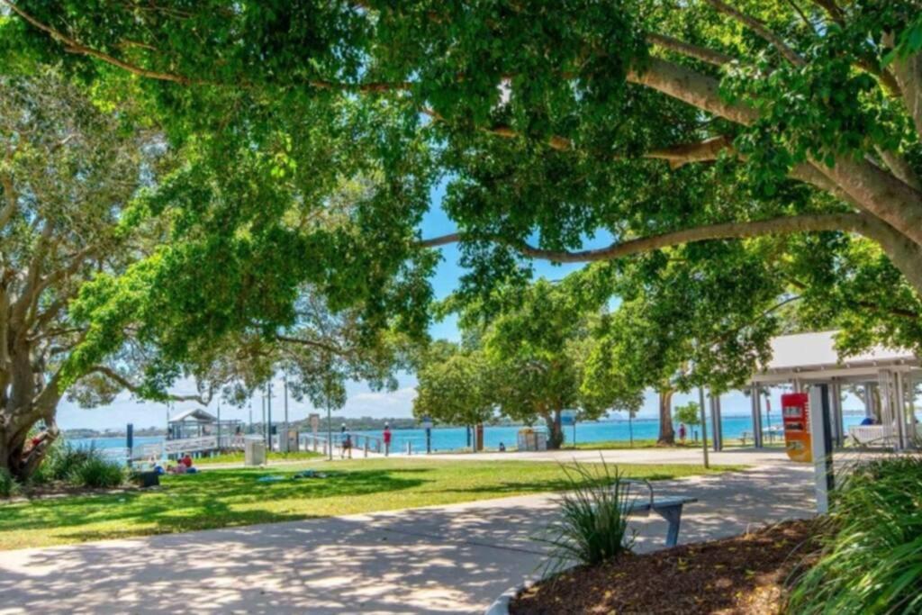 Bribie Island Unit With Pool - Amazing Beaches & Lifestyle! Bongaree Buitenkant foto